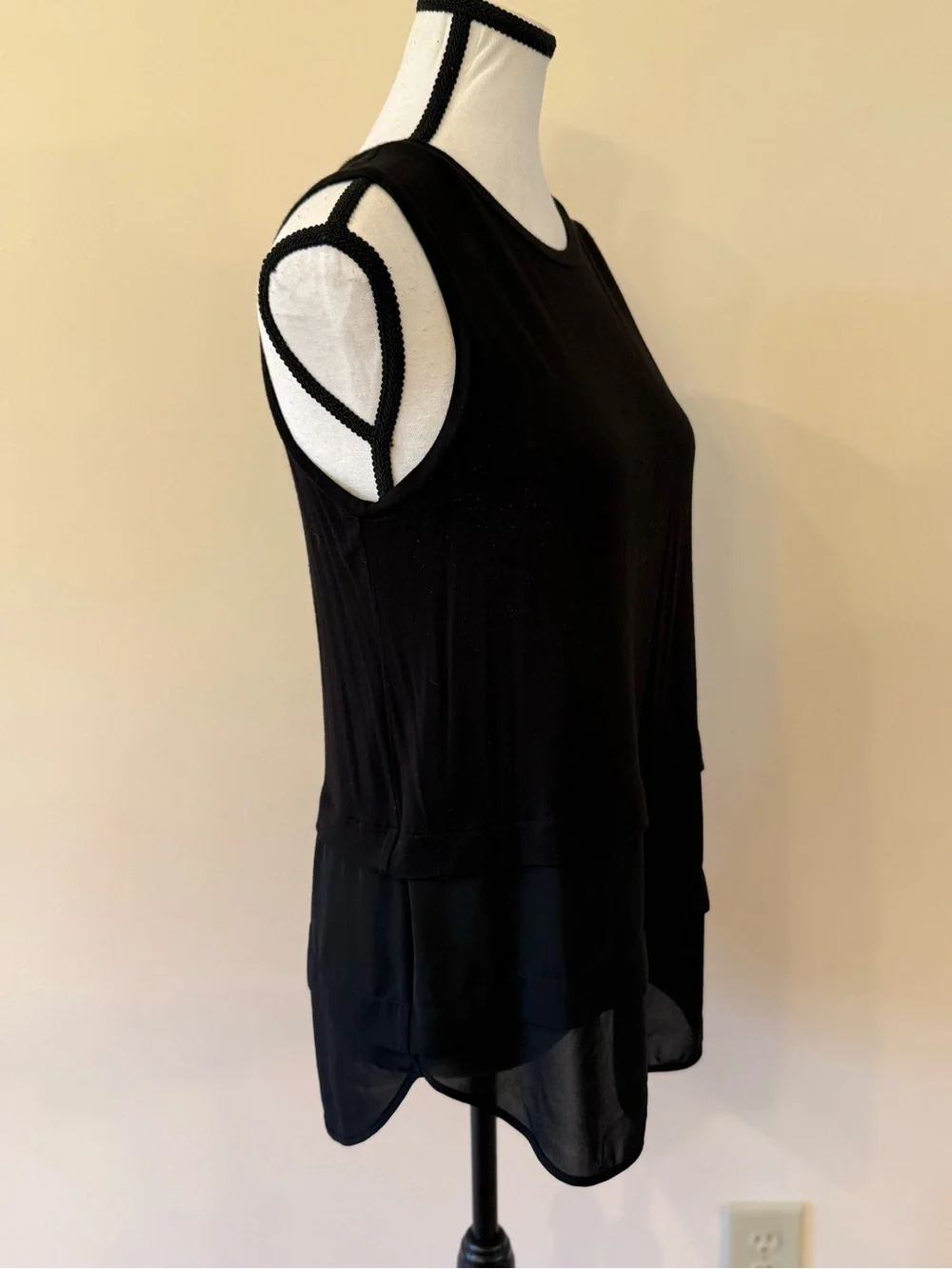 Michael Kors Black Sleeveless Layered Hem Tank size small